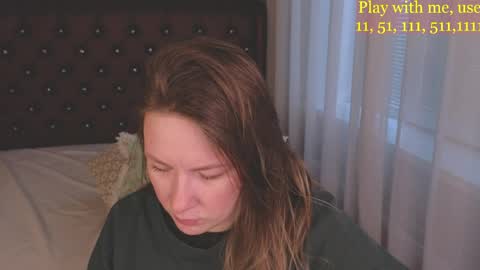 Everyday stream in the same time online show from 04-03-26, 01:25