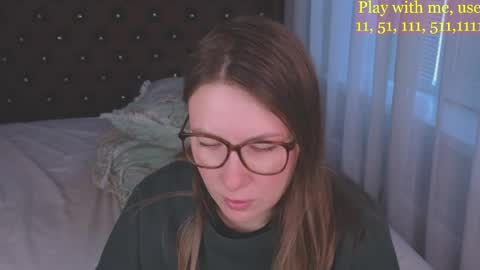 Everyday stream in the same time online show from 04-14-26, 01:33