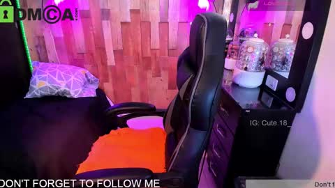    Independent Model online show from 02-07-26, 07:50