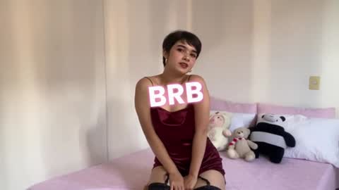 Snapshot of cute_eyess chatting on 01-15-25, 03:29 Cute online show from 01-15-25, 03:29
