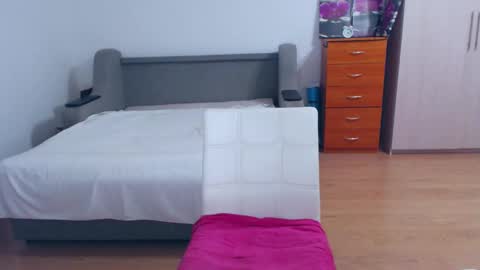 cute_jes online show from 01-06-25, 04:44