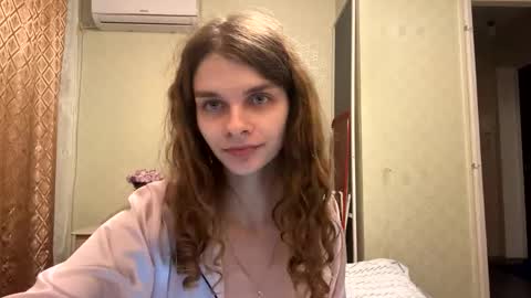 cute_kitte online show from 10-14-25, 10:10
