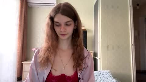 cute_kitte online show from 10-26-25, 02:23