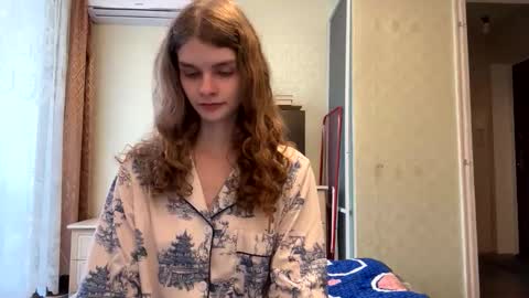 cute_kitte online show from 11-21-25, 01:21