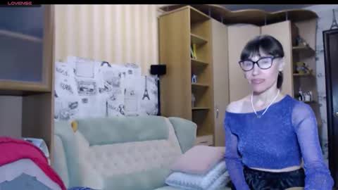 cute_lion_ online show from 11-24-25, 01:11