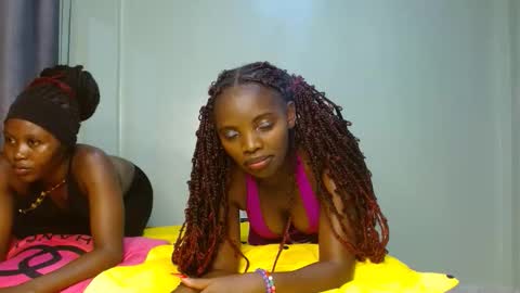 cute_lorna online show from 04-15-26, 09:26