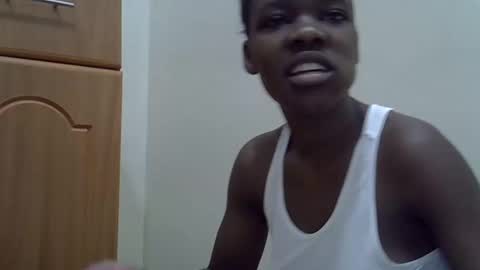 Snapshot of cute_marion chatting on 02-06-25, 12:26 cute_marion online show from 02-06-25, 12:26