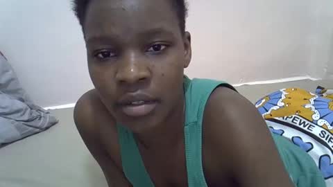 Snapshot of cute_marion chatting on 02-14-25, 06:40 cute_marion online show from 02-14-25, 06:40