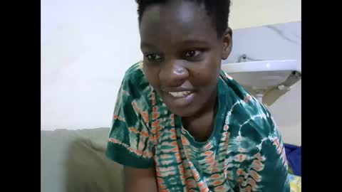 Snapshot of cute_marion chatting on 09-30-25, 04:50 cute_marion online show from 09-30-25, 04:50