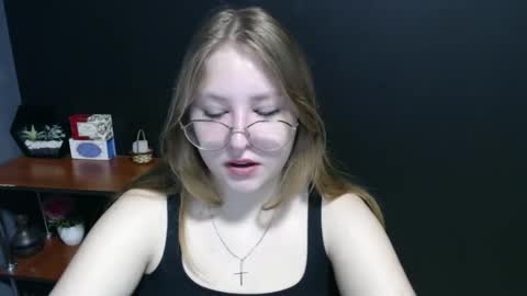 Veronica online show from 01-21-25, 07:37