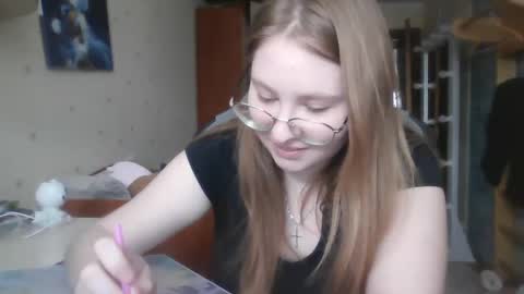 Veronica online show from 03-10-25, 11:42