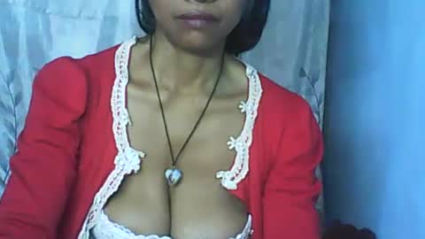 Snapshot of cute_moll chatting on 10-09-25, 08:12 murielle online show from 10-09-25, 08:12