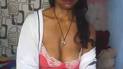 Snapshot of cute_moll chatting on 12-02-25, 12:21 murielle online show from 12-02-25, 12:21
