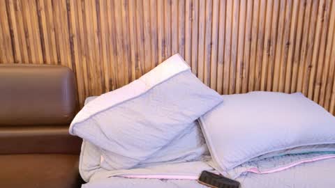 Snapshot of cute_molly18 chatting on 10-18-25, 02:14 Maria online show from 10-18-25, 02:14