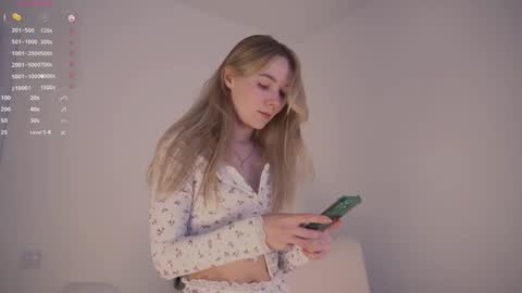 Snapshot of cute_pie_an chatting on 01-15-25, 06:12 AN online show from 01-15-25, 06:12