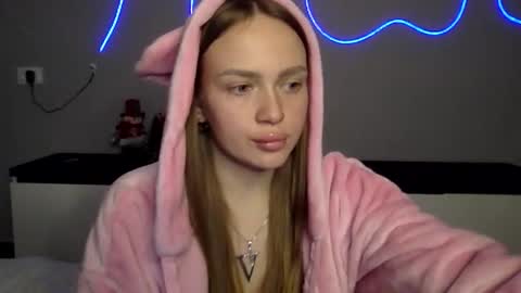 cute_shy06 online show from 01-15-26, 09:07