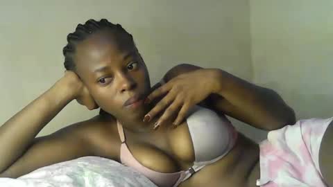 Snapshot of cute_sonny chatting on 12-23-25, 06:00 cute_sonny online show from 12-23-25, 06:00