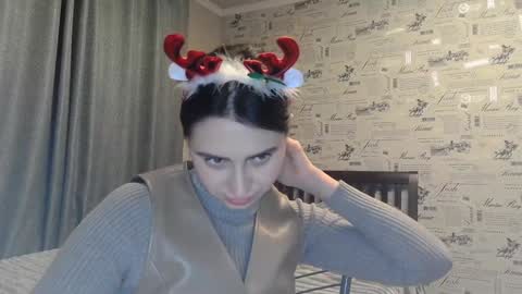 Snapshot of cute_strawberry_ chatting on 12-31-24, 10:12 cute_strawberry_ online show from 12-31-24, 10:12