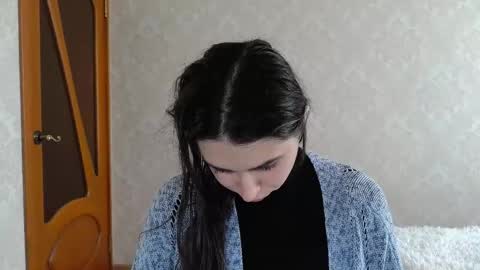 Snapshot of cute_strawberry_ chatting on 02-24-25, 12:05 cute_strawberry_ online show from 02-24-25, 12:05