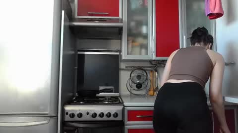 Snapshot of cute_strawberry_ chatting on 02-25-25, 07:42 cute_strawberry_ online show from 02-25-25, 07:42