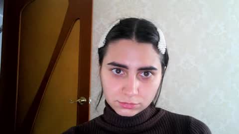 Snapshot of cute_strawberry_ chatting on 10-19-25, 07:42 cute_strawberry_ online show from 10-19-25, 07:42