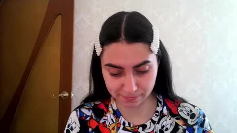 Snapshot of cute_strawberry_ chatting on 10-21-25, 06:14 cute_strawberry_ online show from 10-21-25, 06:14