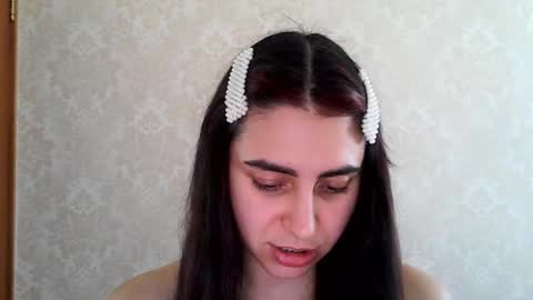 Snapshot of cute_strawberry_ chatting on 10-31-25, 09:32 cute_strawberry_ online show from 10-31-25, 09:32