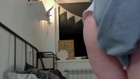 Snapshot of cuteasfuck_ chatting on 01-17-26, 05:27 Amy online show from 01-17-26, 05:27