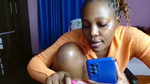 Snapshot of cutebuu chatting on 11-14-25, 07:12 cutebuu online show from 11-14-25, 07:12