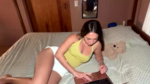 Cami online show from 11-21-25, 01:37