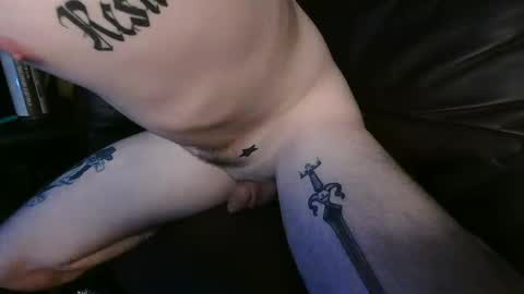 Snapshot of cutecouple033 chatting on 09-13-25, 03:50 cutecouple online show from 09-13-25, 03:50