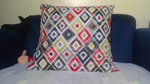 cutebby12 online show from 10-19-25, 04:18