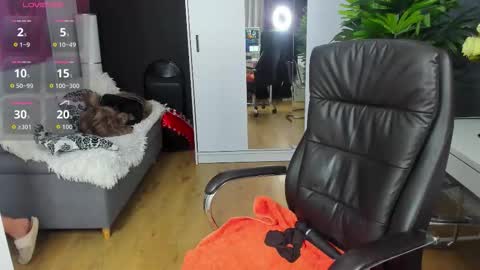 Snapshot of cutee_lexy chatting on 11-20-25, 06:18 Lexy online show from 11-20-25, 06:18