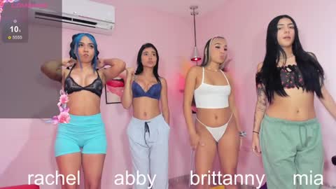 moderator JAZMIN my team is Abby RachelMia online show from 01-26-25, 08:03