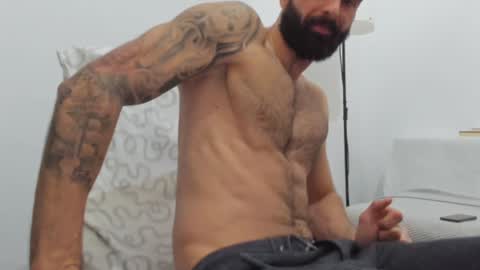 cuteeboy online show from 02-04-25, 10:45