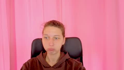 Elli online show from 10-23-25, 09:19