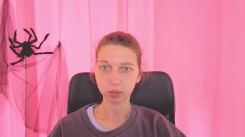 Elli online show from 10-28-25, 10:52