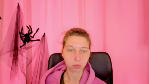 Elli online show from 11-19-25, 11:10