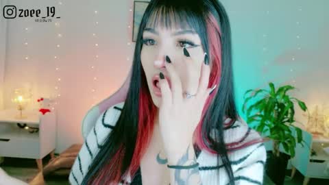 Zoe  online show from 04-10-26, 04:50