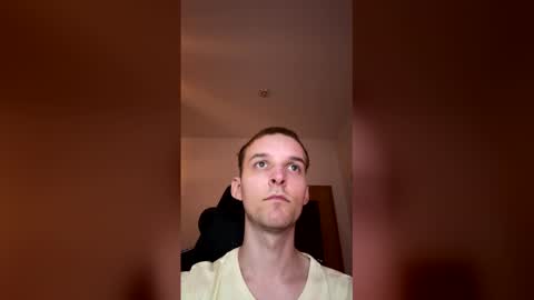 cuteguyy2001 online show from 04-16-26, 07:25