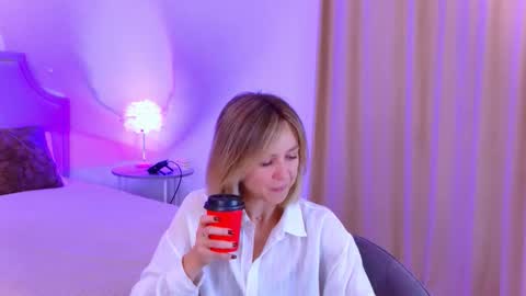 cutemirage online show from 11-05-25, 02:39