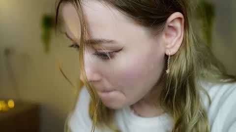 Mary online show from 12-04-25, 09:12