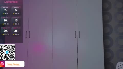 Snapshot of cuteroxyfoxyy chatting on 02-09-26, 09:24 Roxy online show from 02-09-26, 09:24