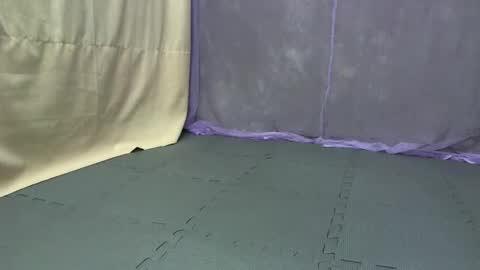 cutetinyasian143_ online show from 11-10-25, 06:01