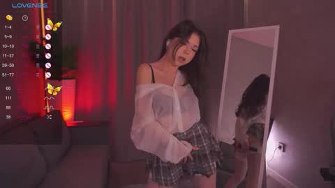 Snapshot of cutetous chatting on 11-01-25, 01:24 Julia online show from 11-01-25, 01:24