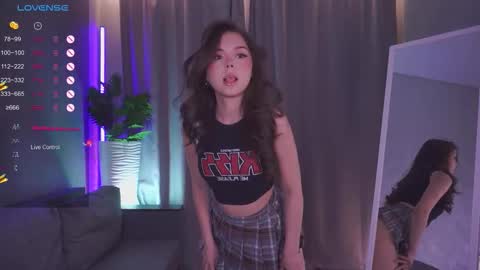 Snapshot of cutetous chatting on 11-04-25, 12:59 Julia online show from 11-04-25, 12:59