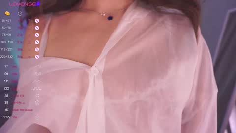 Snapshot of cutetous chatting on 11-20-25, 02:06 Julia online show from 11-20-25, 02:06