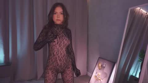 Snapshot of cutetous chatting on 11-22-25, 01:10 Julia online show from 11-22-25, 01:10