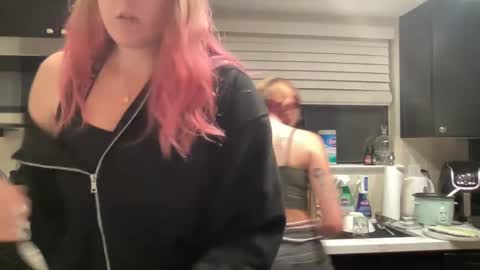 Cutey kiwi online show from 10-09-25, 03:26