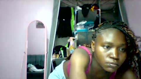 Snapshot of cutezola chatting on 11-13-25, 06:01 cutezola online show from 11-13-25, 06:01